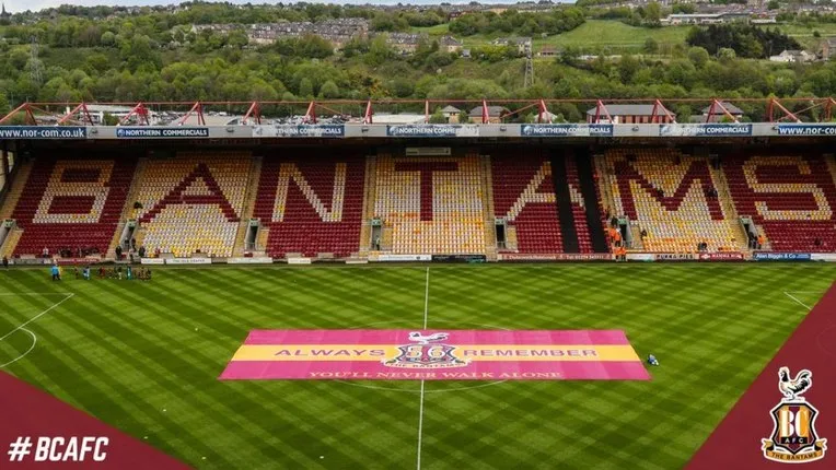 Khán đài Bantams Stand tại sân vận động Valley Parade của Bradford City