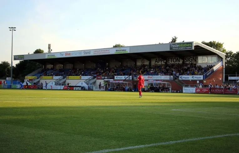 Khán đài chính (Main Stand) đã được mở rộng tại Silverlake Stadium