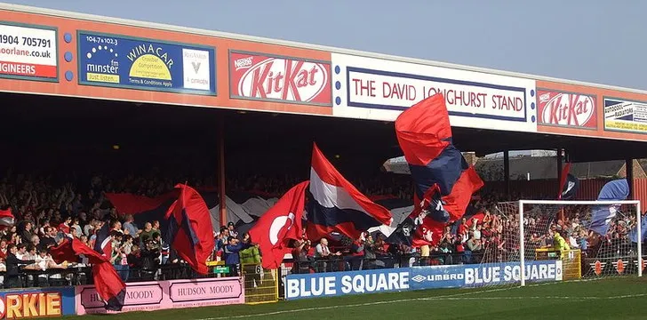 Khán đài David Longhurst Stand tại sân Bootham Crescent