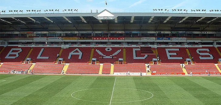 Khán đài John Street Stand tại sân Bramall Lane, khu vực dành cho gia đình và phòng điều hành