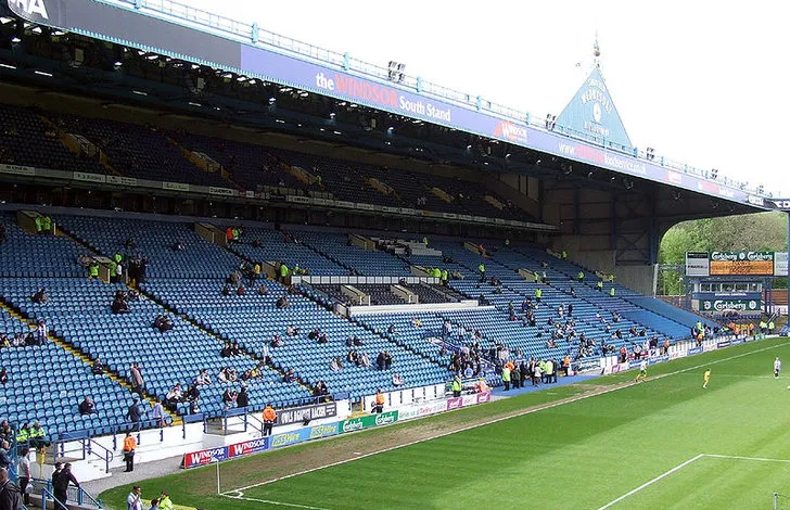 Khán đài South rộng lớn tại sân vận động Hillsborough