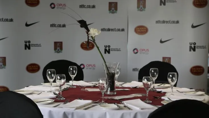Không gian dịch vụ hiếu khách tại Sixfields Stadium, nơi trải nghiệm đẳng cấp dành cho người hâm mộ