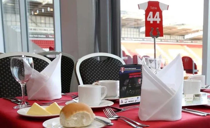 Không gian dịch vụ hospitality sang trọng tại New York Stadium, dành cho trải nghiệm bóng đá đẳng cấp