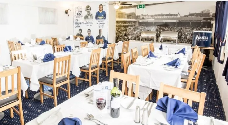 Không gian sang trọng của khu vực tiếp đón khách cao cấp (Hospitality) tại sân Roots Hall