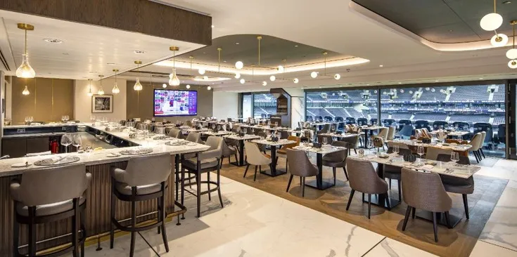 Không gian sang trọng tại H Club, khu vực Hospitality của Tottenham Hotspur Stadium