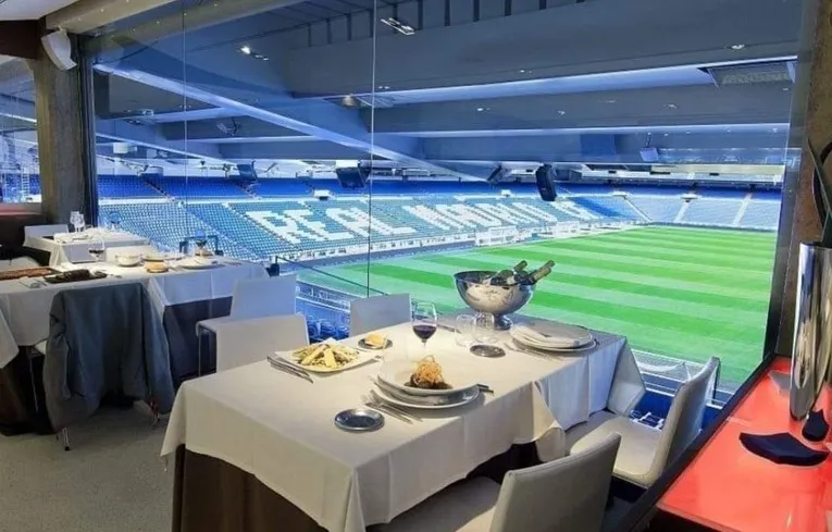 Không gian trải nghiệm dịch vụ hospitality cao cấp trong ngày thi đấu tại Santiago Bernabéu