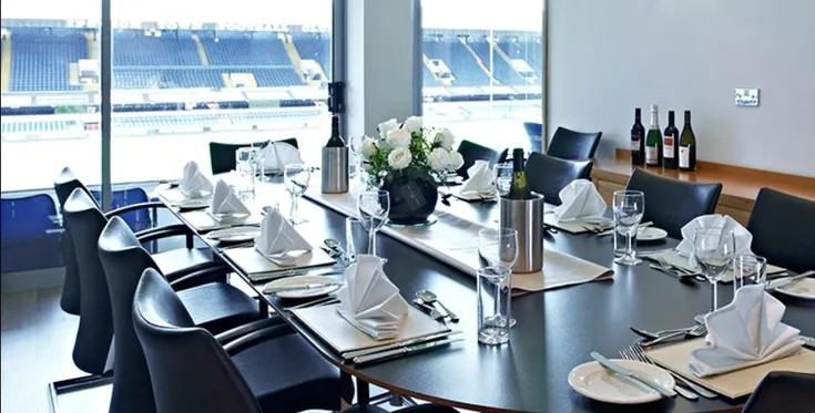 Khu vực dịch vụ khách hàng Premier Hospitality Lounge tại sân vận động Portman Road