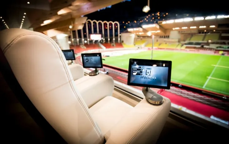 Khu vực dịch vụ VIP và phòng chờ sang trọng tại Stade Louis II của AS Monaco