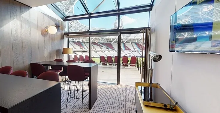 Khu vực hospitality sang trọng tại London Stadium, mang đến trải nghiệm đẳng cấp cho người hâm mộ West Ham United