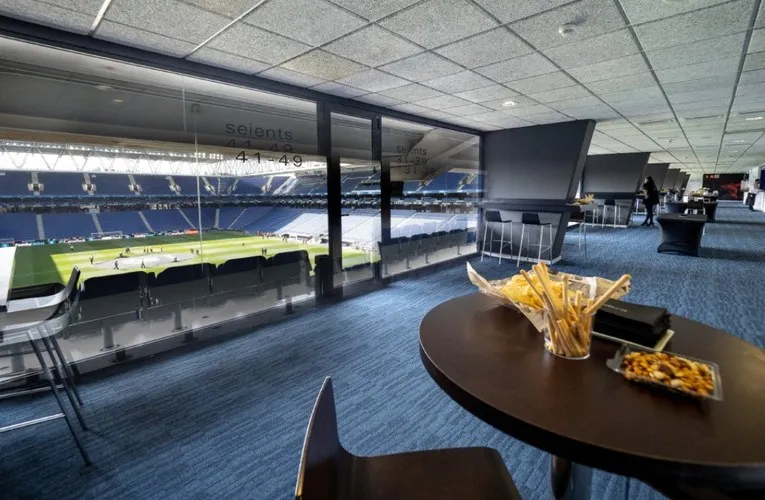 Khu vực hospitality sang trọng và tiện nghi tại sân vận động Stage Front Stadium