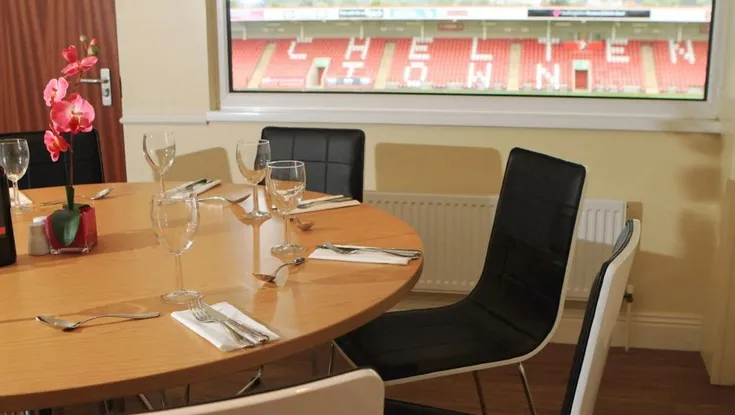 Khu vực Hospitality tại sân Whaddon Road