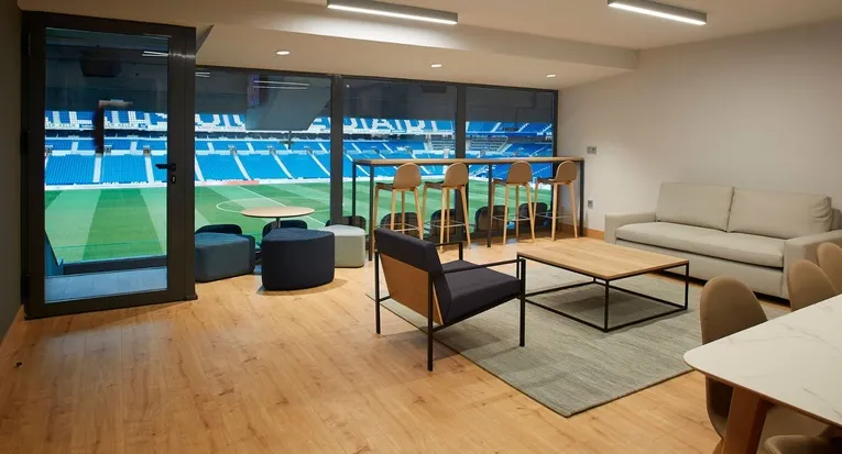 Khu vực khách VIP với tầm nhìn đắt giá tại sân vận động Reale Arena