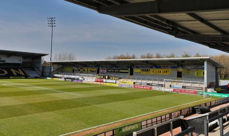 Khu vực khán đài đứng của Pirelli Stadium