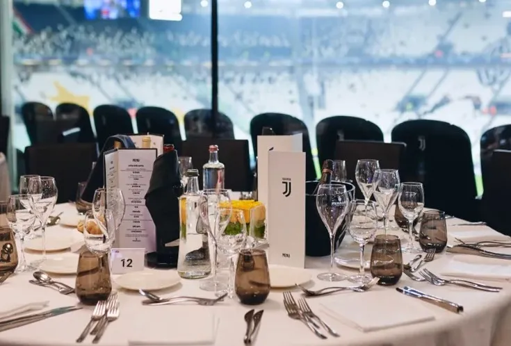 Khu vực Legends Club tại Allianz Stadium, không gian tiếp đón VIP sang trọng dành cho khách hàng đặc biệt của Juventus.
