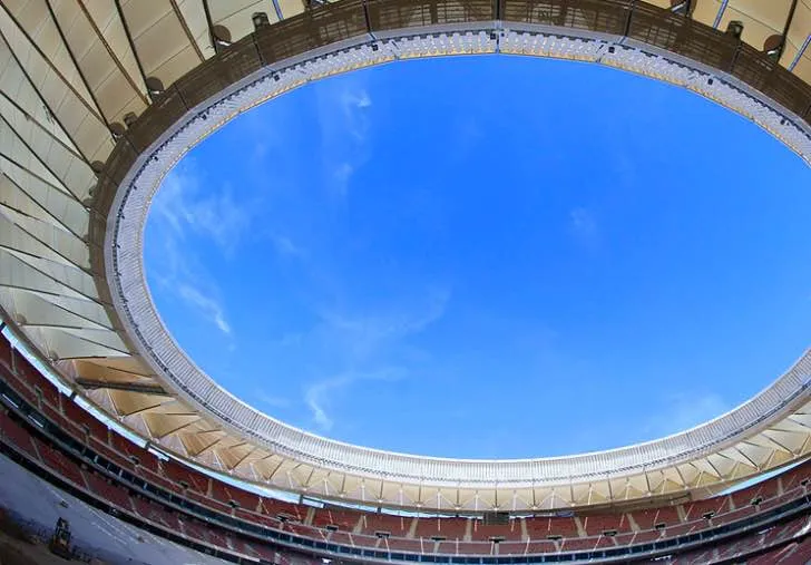 Kiến trúc mái vòm độc đáo và hiện đại của sân Estadio Metropolitano, tạo nên điểm nhấn ấn tượng cho &quot;thánh địa&quot; Atletico
