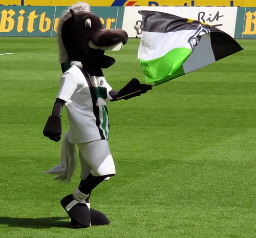 Linh vật Jünter thân thiện của câu lạc bộ Mönchengladbach