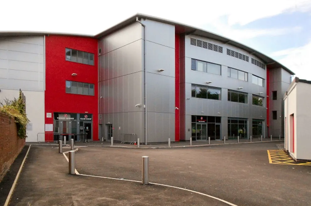 Lối vào chính của Highbury Stadium, sân vận động của Fleetwood Town FC