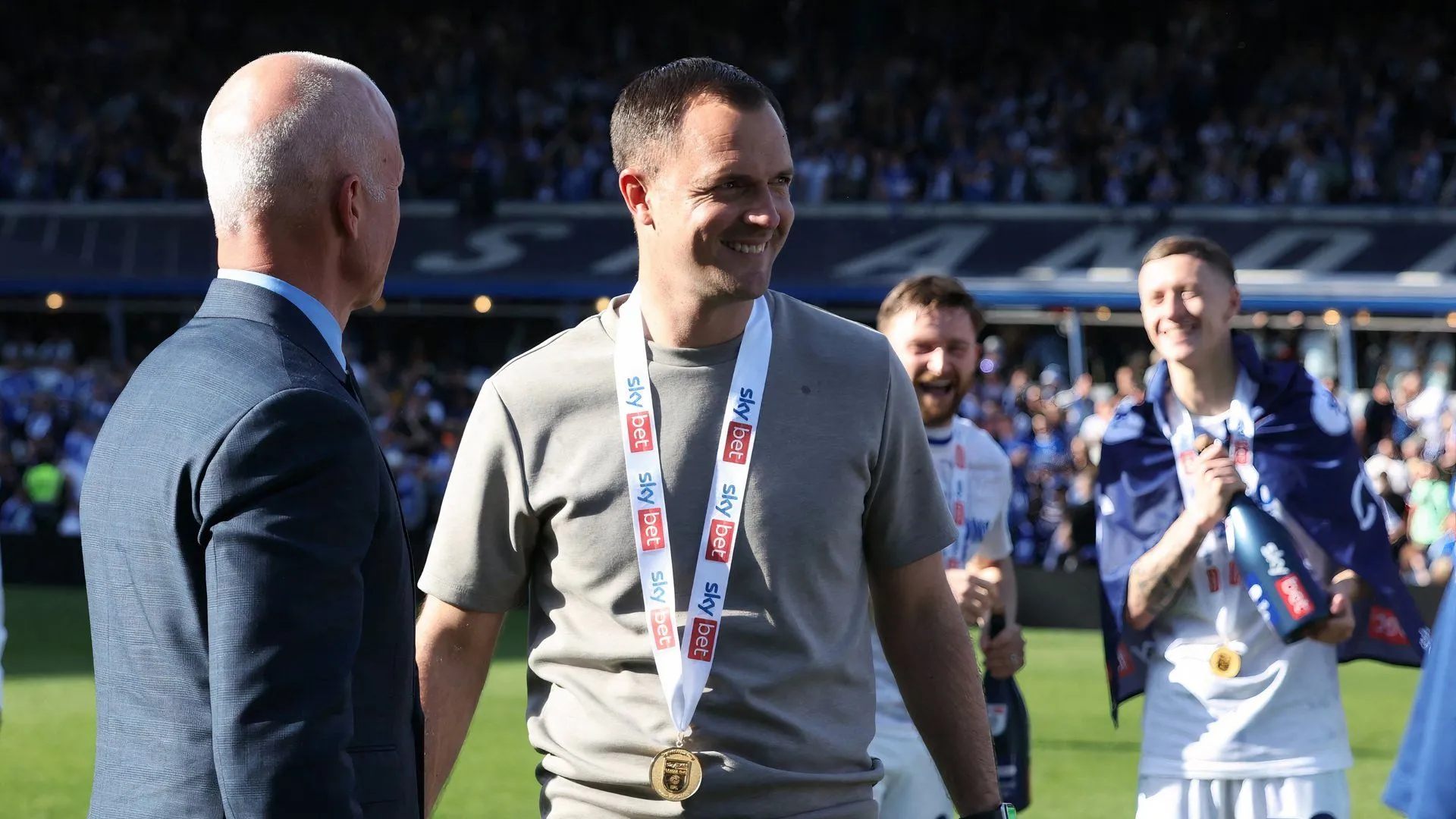 Ông chủ Tom Wagner và HLV Chris Davies, những người định hình tham vọng của Birmingham City