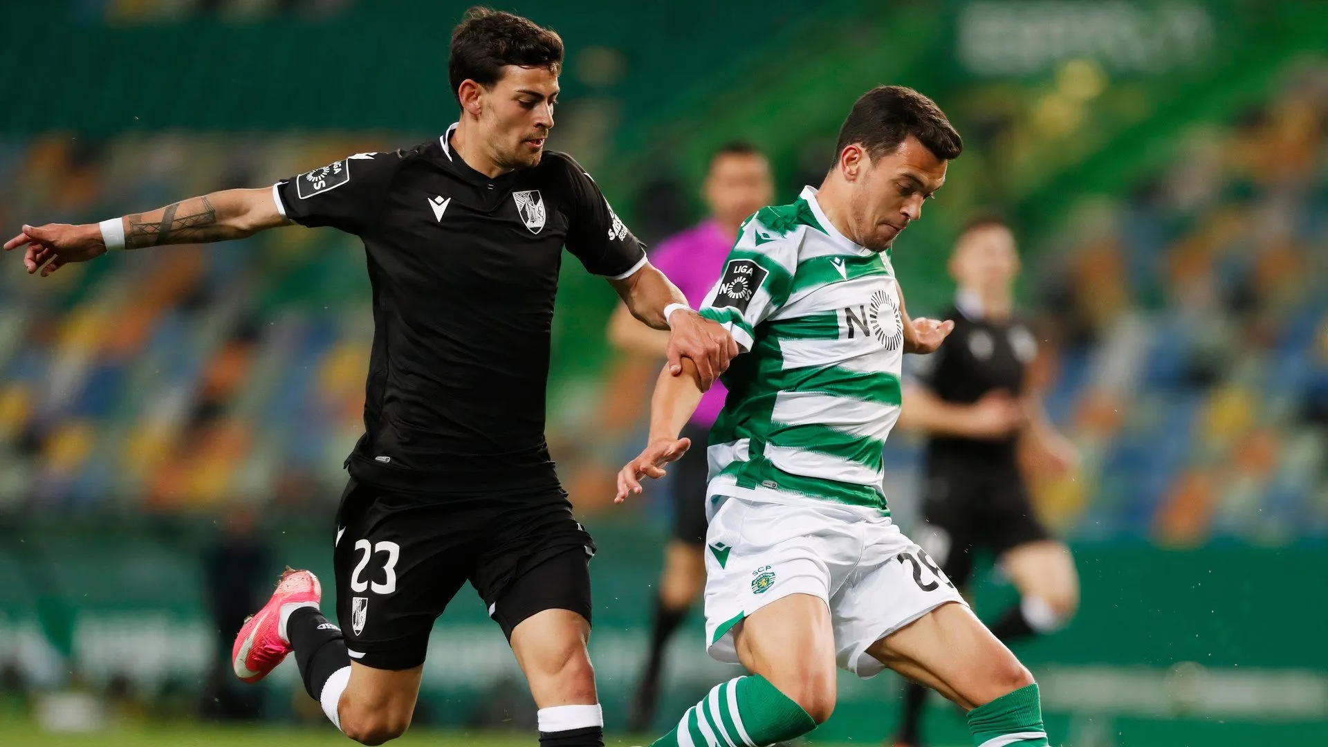 Ruben Lameiras thi đấu cho Vitoria Guimaraes tại giải VĐQG Bồ Đào Nha.