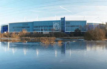 Sân King Power, ngôi nhà hiện tại của Leicester City, nhìn từ bên ngoài