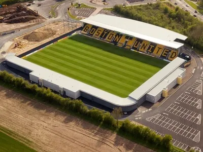 Sân vận động Boston Community nhìn từ trên cao, biểu tượng mới của Boston United.