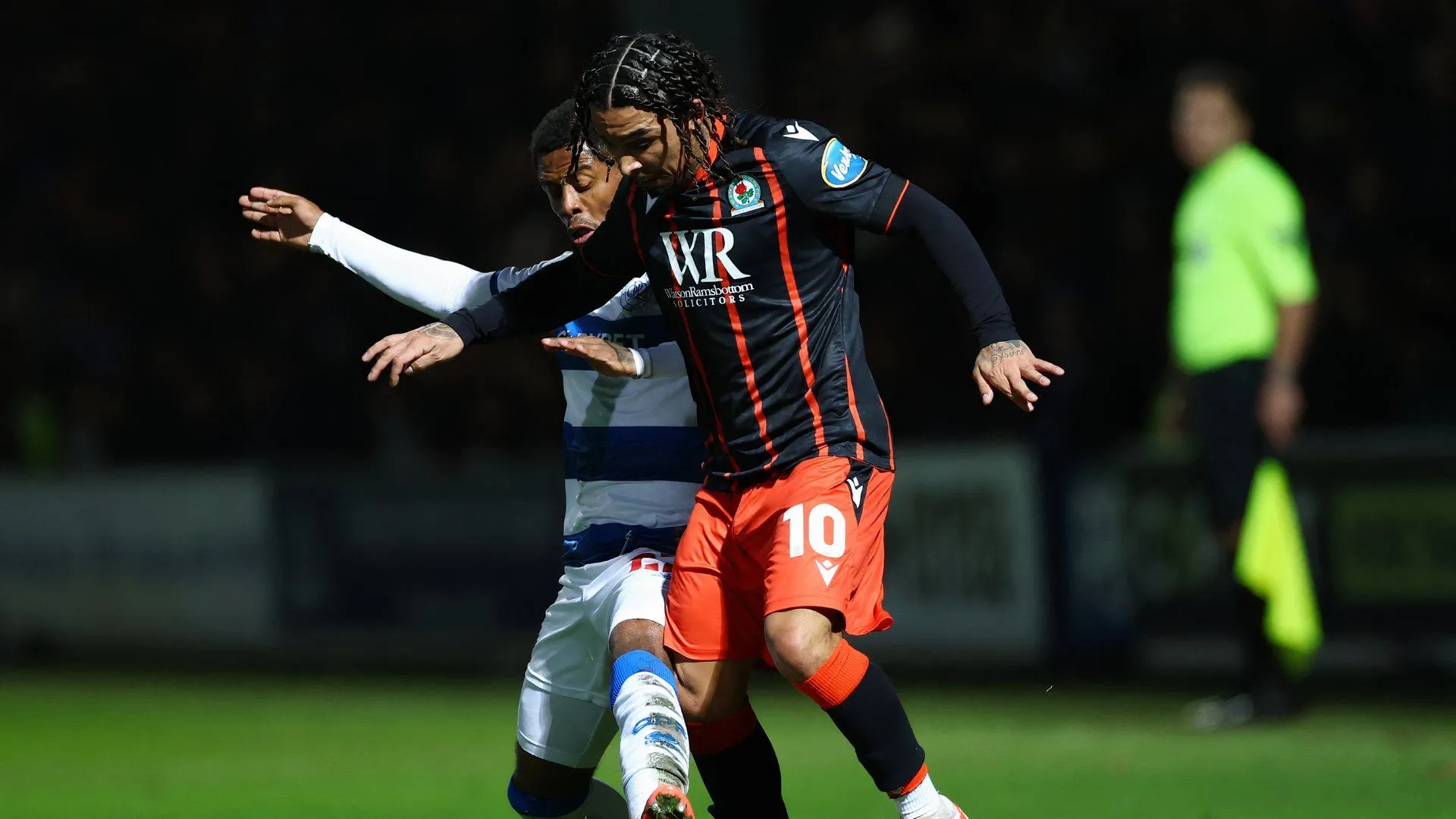 Tiền đạo cánh Tyrhys Dolan đang thu hút sự quan tâm sau khi rời Blackburn Rovers