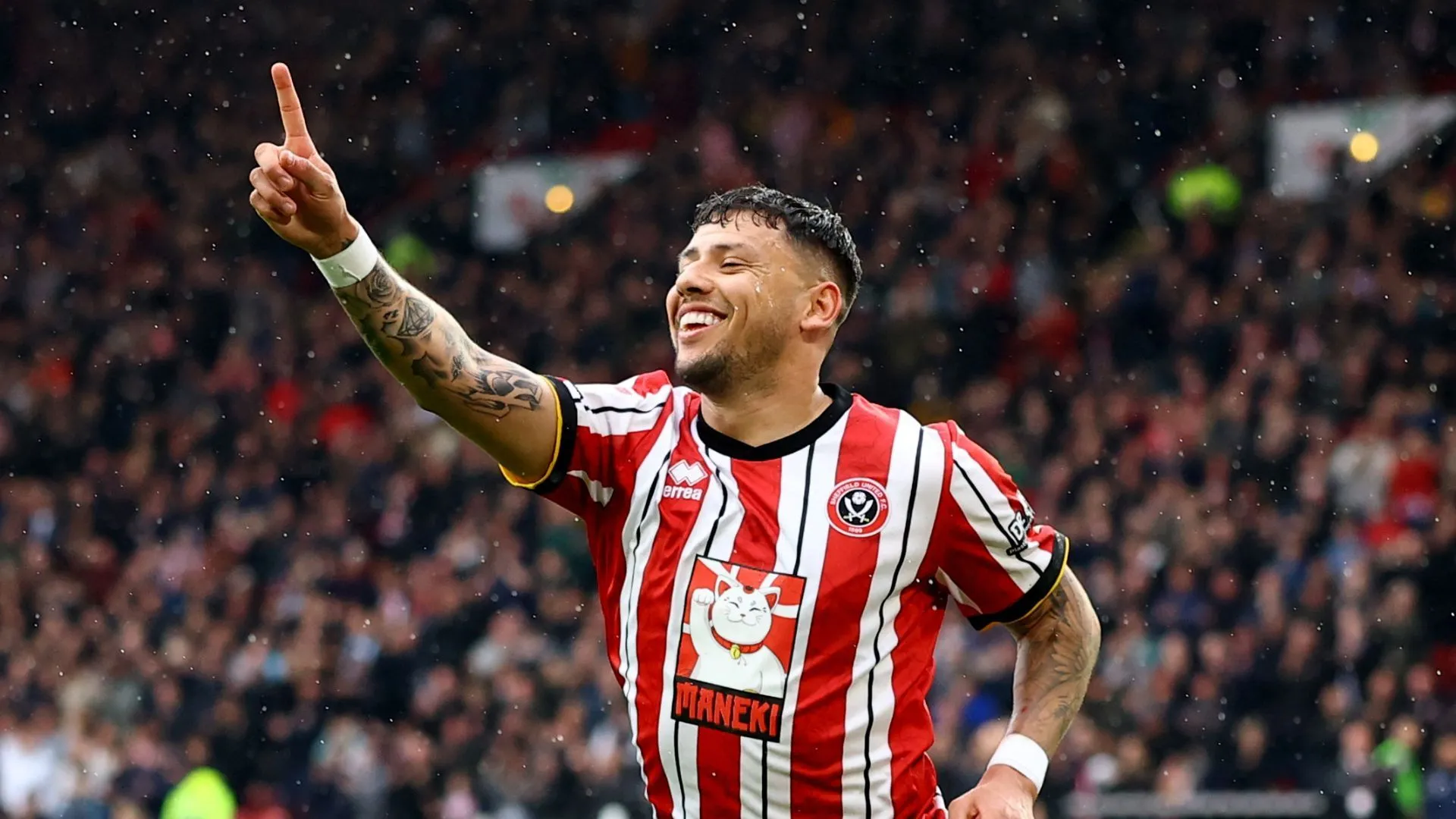 Tiền vệ Gustavo Hamer trong màu áo Sheffield United thi đấu trên sân