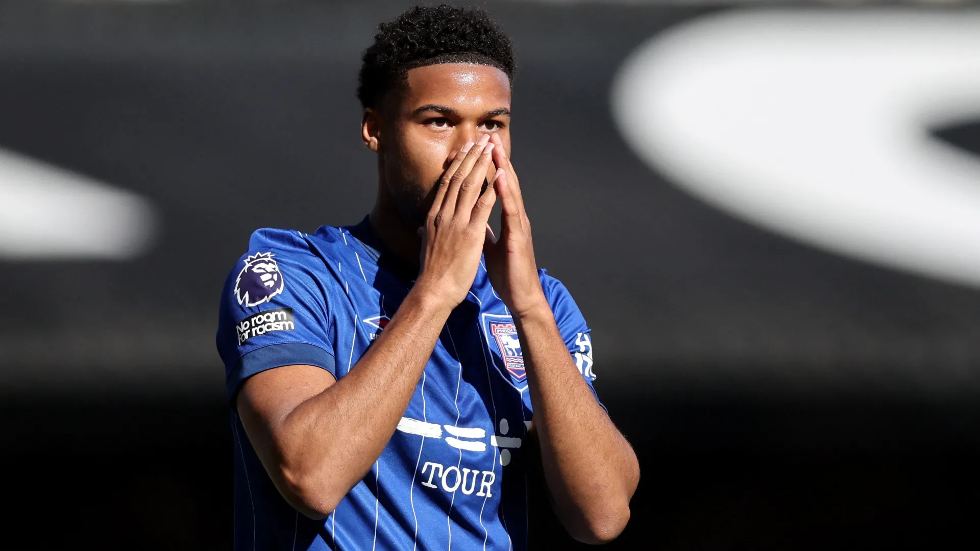 Tiền vệ Jens Cajuste trong màu áo Ipswich Town mùa giải trước