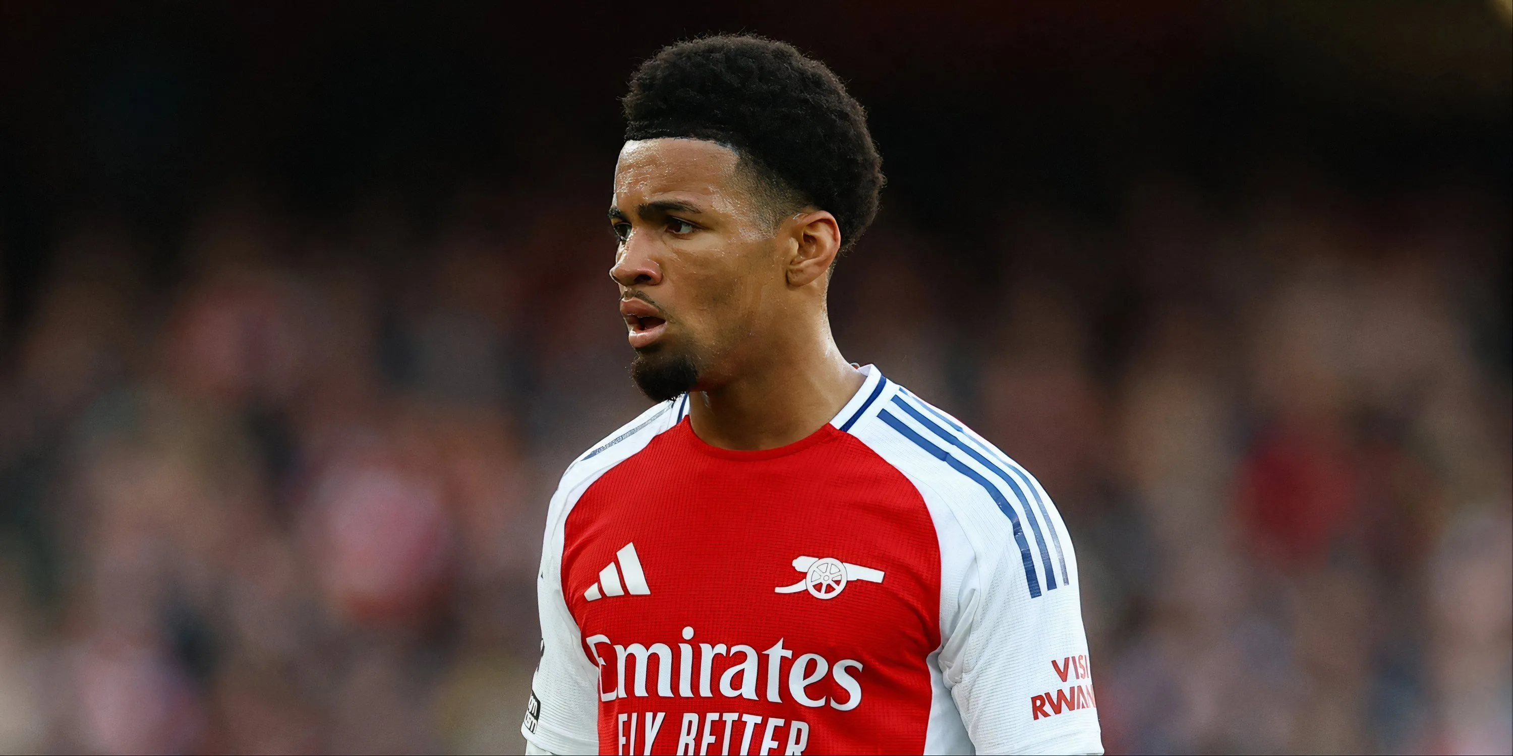 Tiền vệ trẻ Ethan Nwaneri thi đấu cho Arsenal, một trong những tài năng sáng giá của học viện Hale End