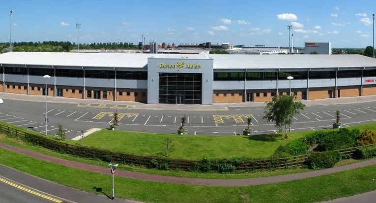 Toàn cảnh bên ngoài Pirelli Stadium