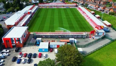 Toàn cảnh sân Crown Ground từ trên cao, biểu tượng của Accrington Stanley