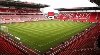 Toàn cảnh sân vận động Bet365, sân nhà của Stoke City FC, vào năm 2024