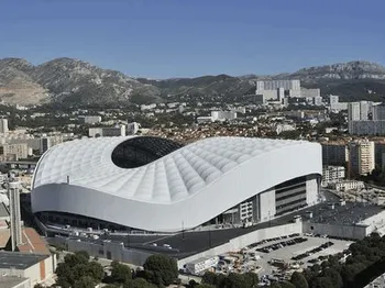 Toàn cảnh sân vận động Orange Vélodrome Marseille