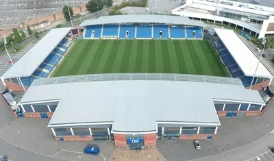 Toàn cảnh sân vận động SMH Group từ trên cao, biểu tượng của Chesterfield FC