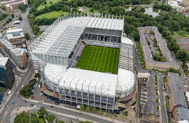 Toàn cảnh sân vận động St. James' Park Newcastle nhìn từ trên không