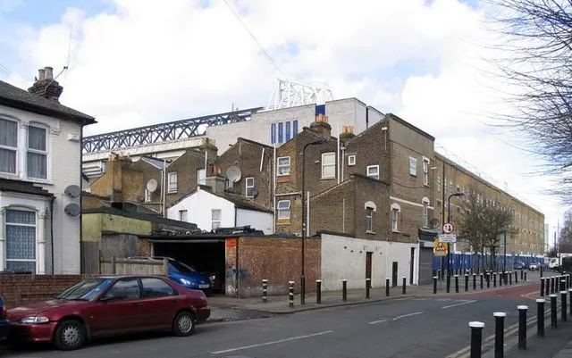 Toàn cảnh sân vận động White Hart Lane nhìn từ khu vực Vicarage Road.