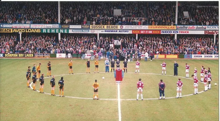 Trận đấu đáng nhớ giữa West Ham United và Wolves tại Boleyn Ground năm 1993
