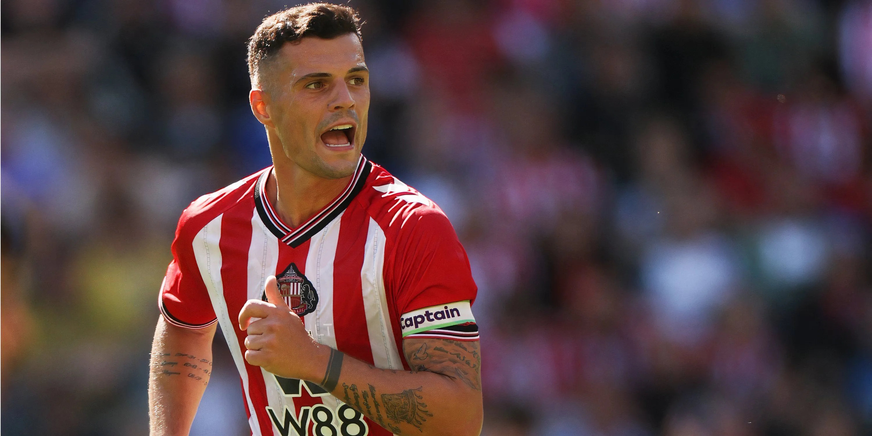 Granit Xhaka ra mắt Sunderland