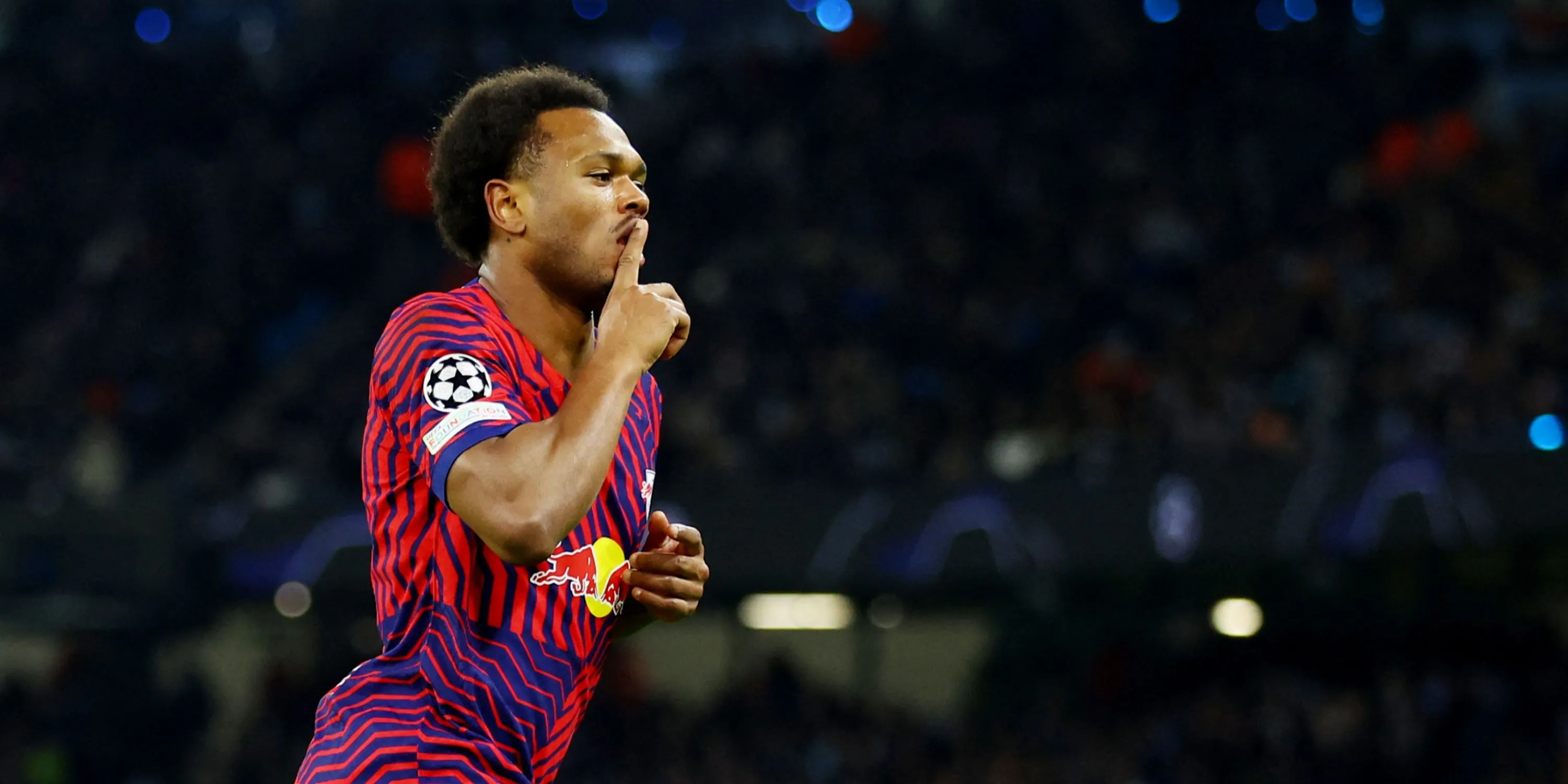 Lois Openda trong màu áo RB Leipzig, một trong những ngôi sao Bundesliga được Aston Villa quan tâm.