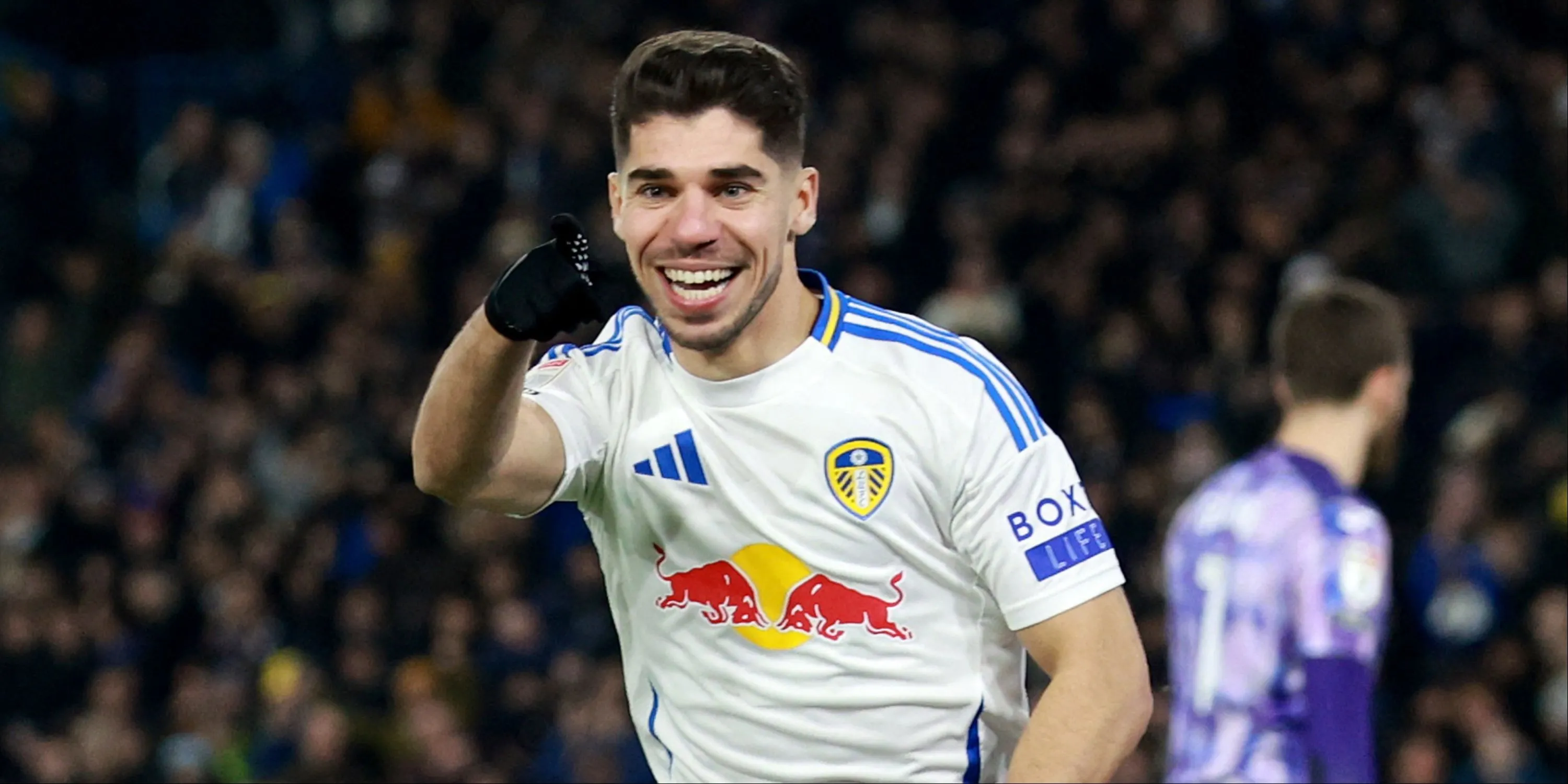 Manor Solomon, một trong những mục tiêu chuyển nhượng tiềm năng thể hiện tham vọng của Leeds United.