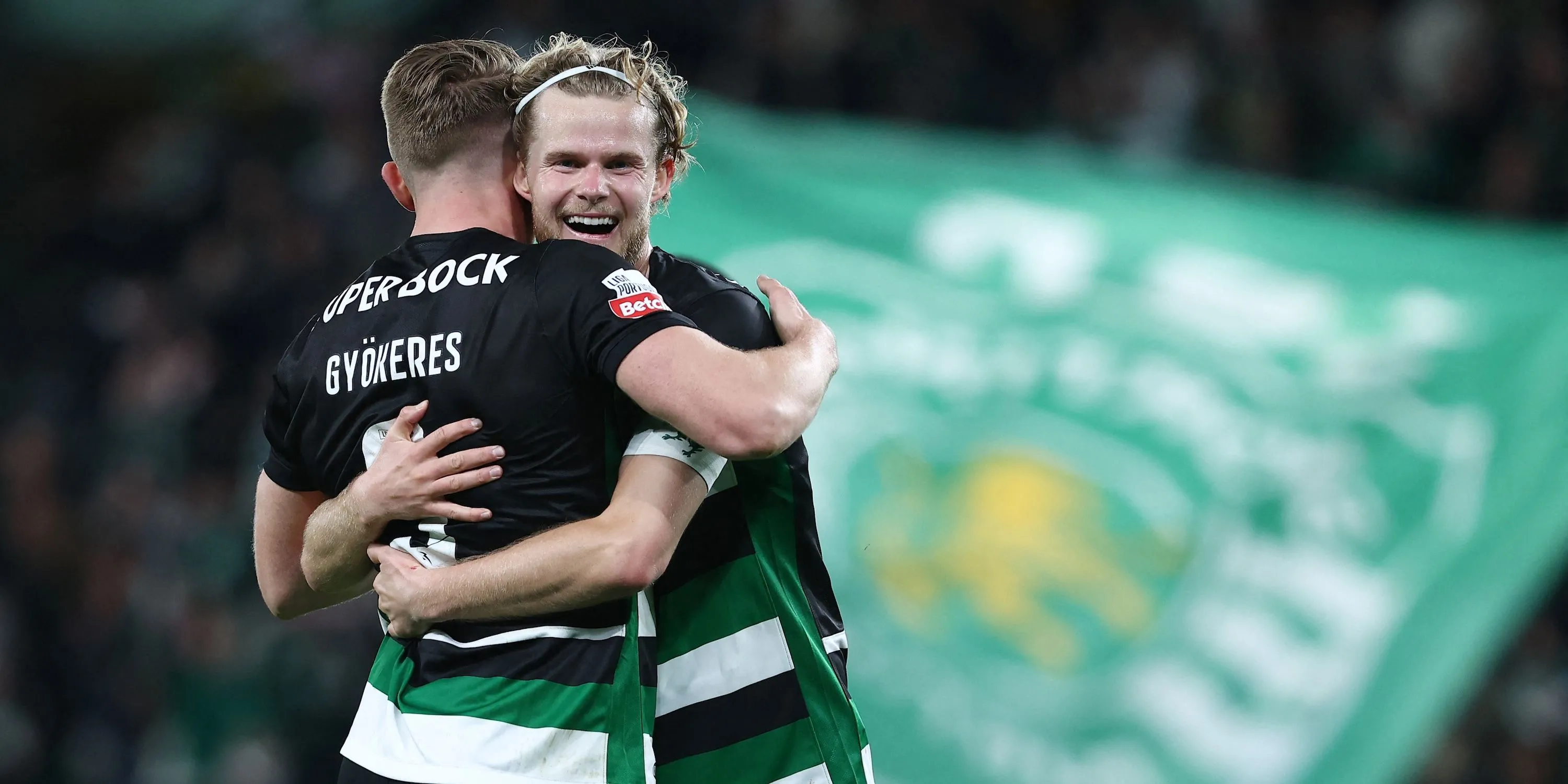 Morten Hjulmand ăn mừng cùng đồng đội tại Sporting CP