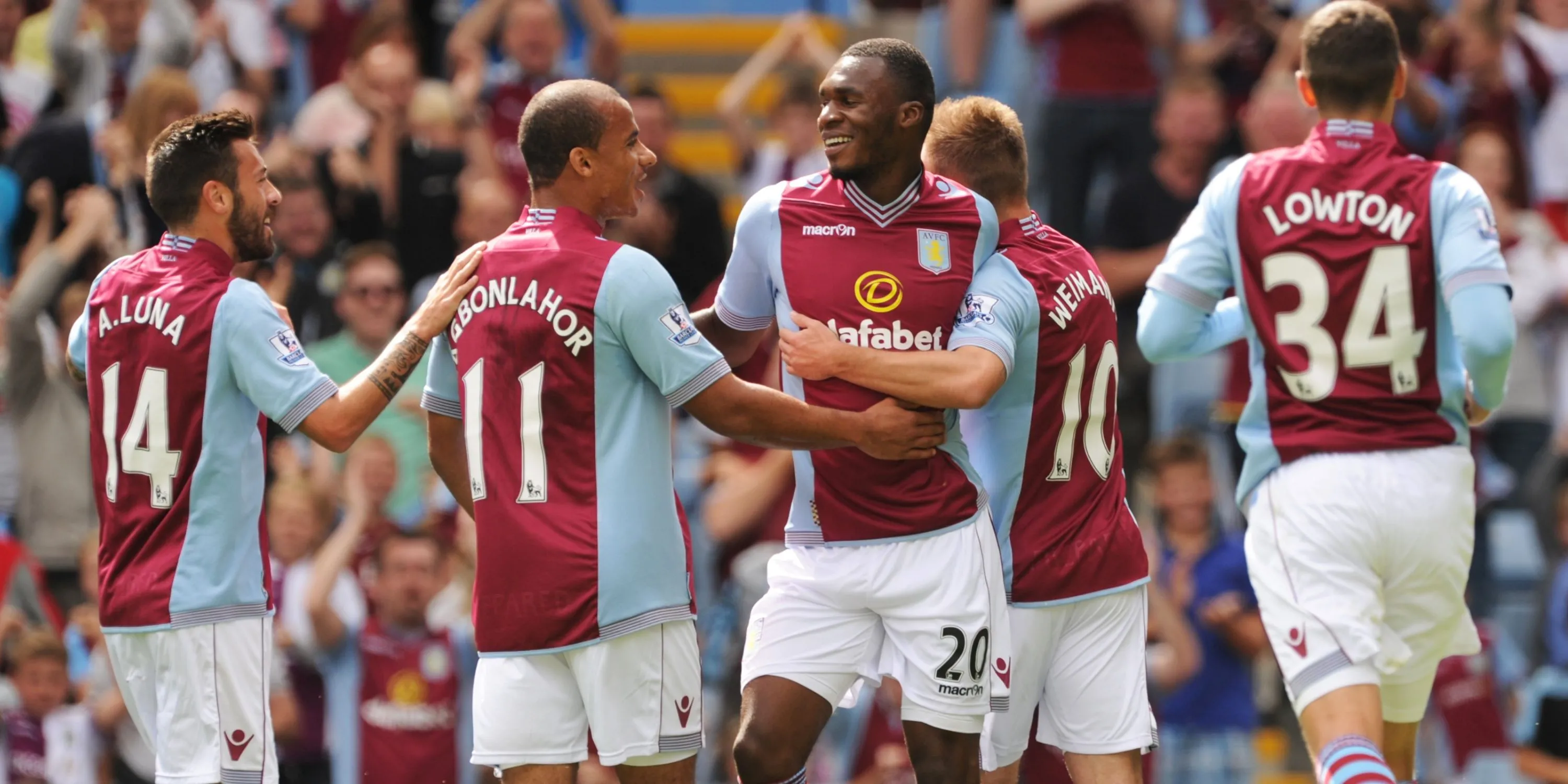 Benteke dưới thời HLV Paul Lambert tại Aston Villa, dấu hiệu của một ngôi sao