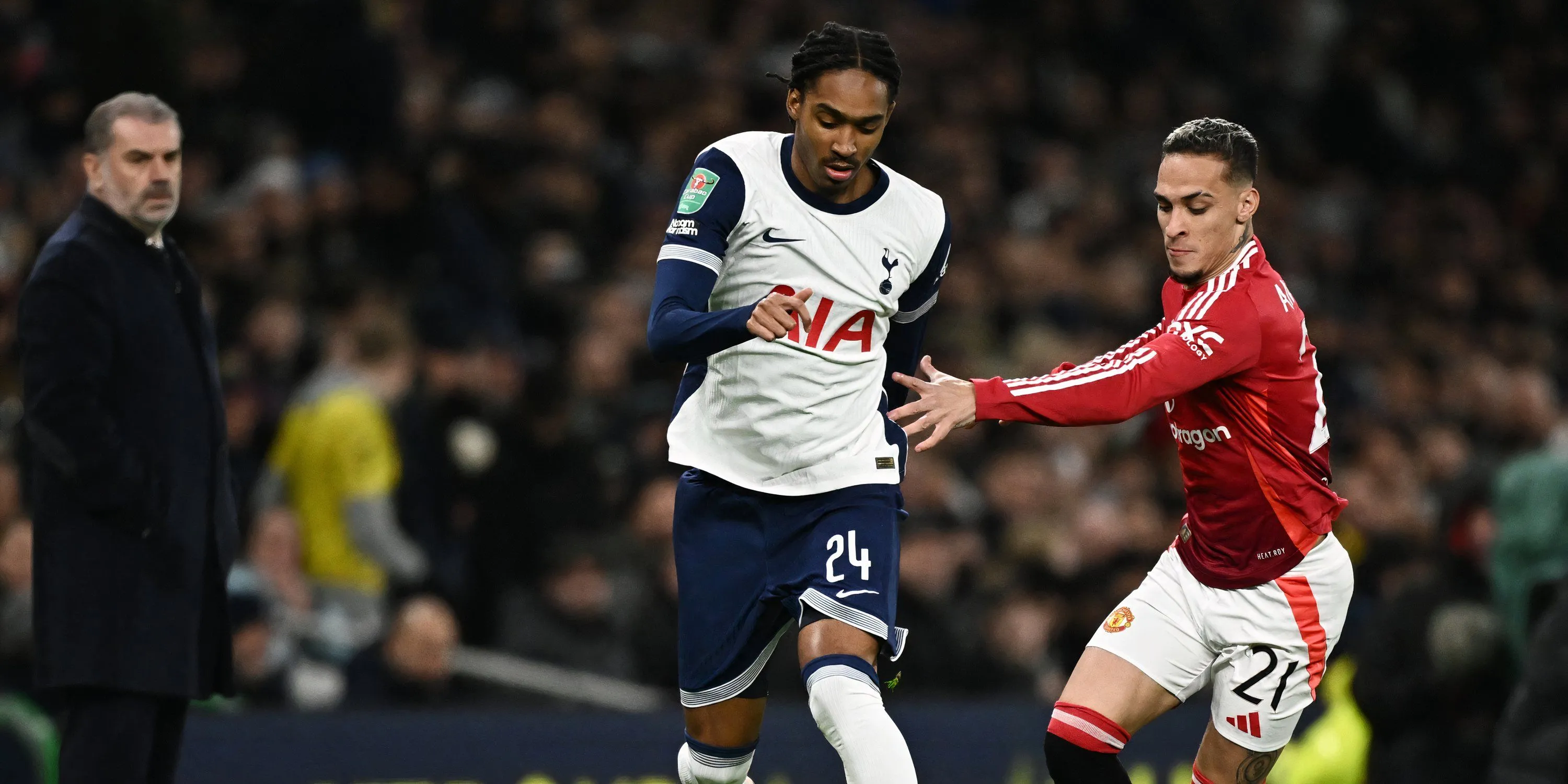 Djed Spence thi đấu năng nổ trong trận đấu của Tottenham Hotspur