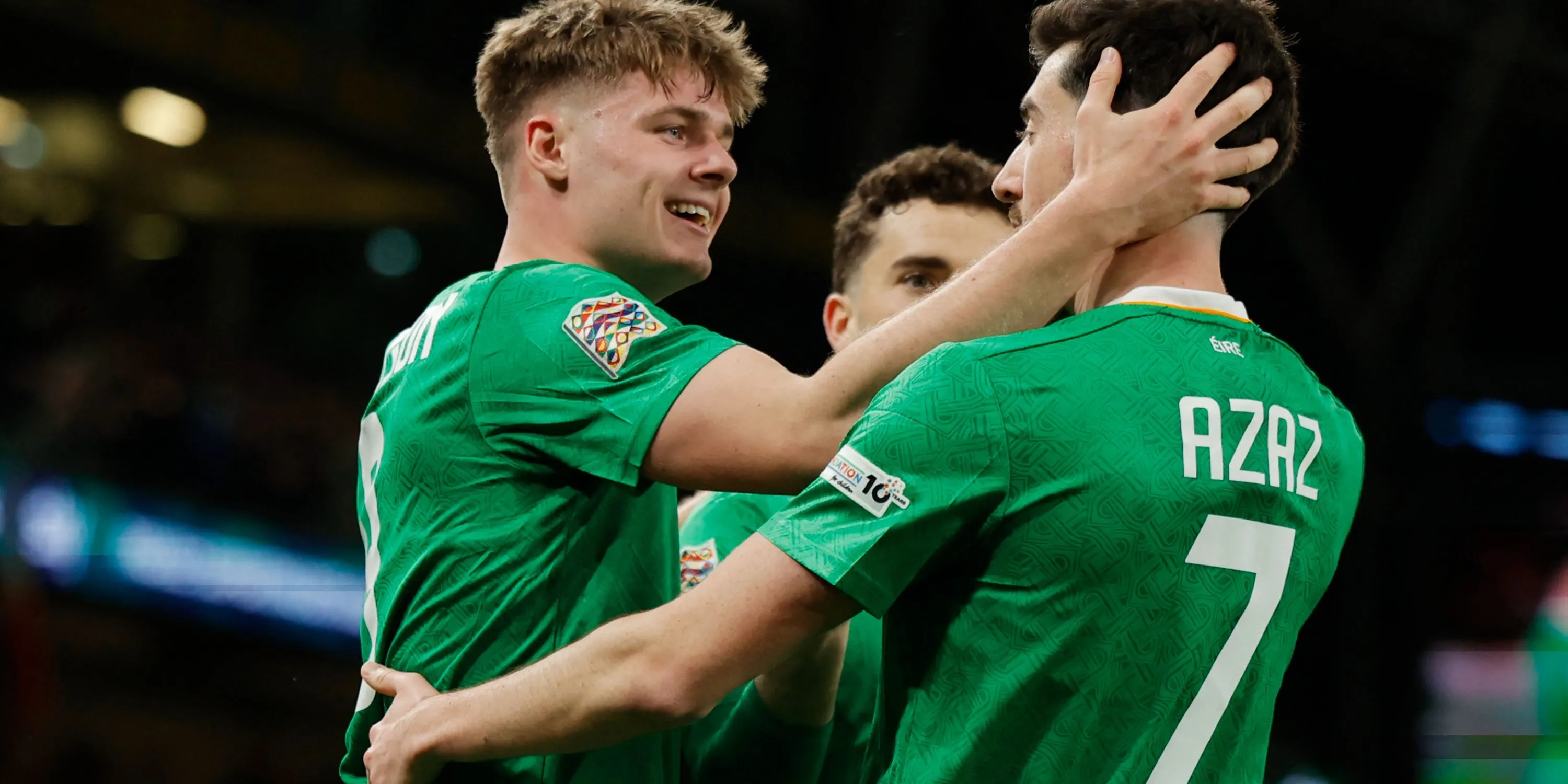 Evan Ferguson ăn mừng bàn thắng cho đội tuyển Ireland