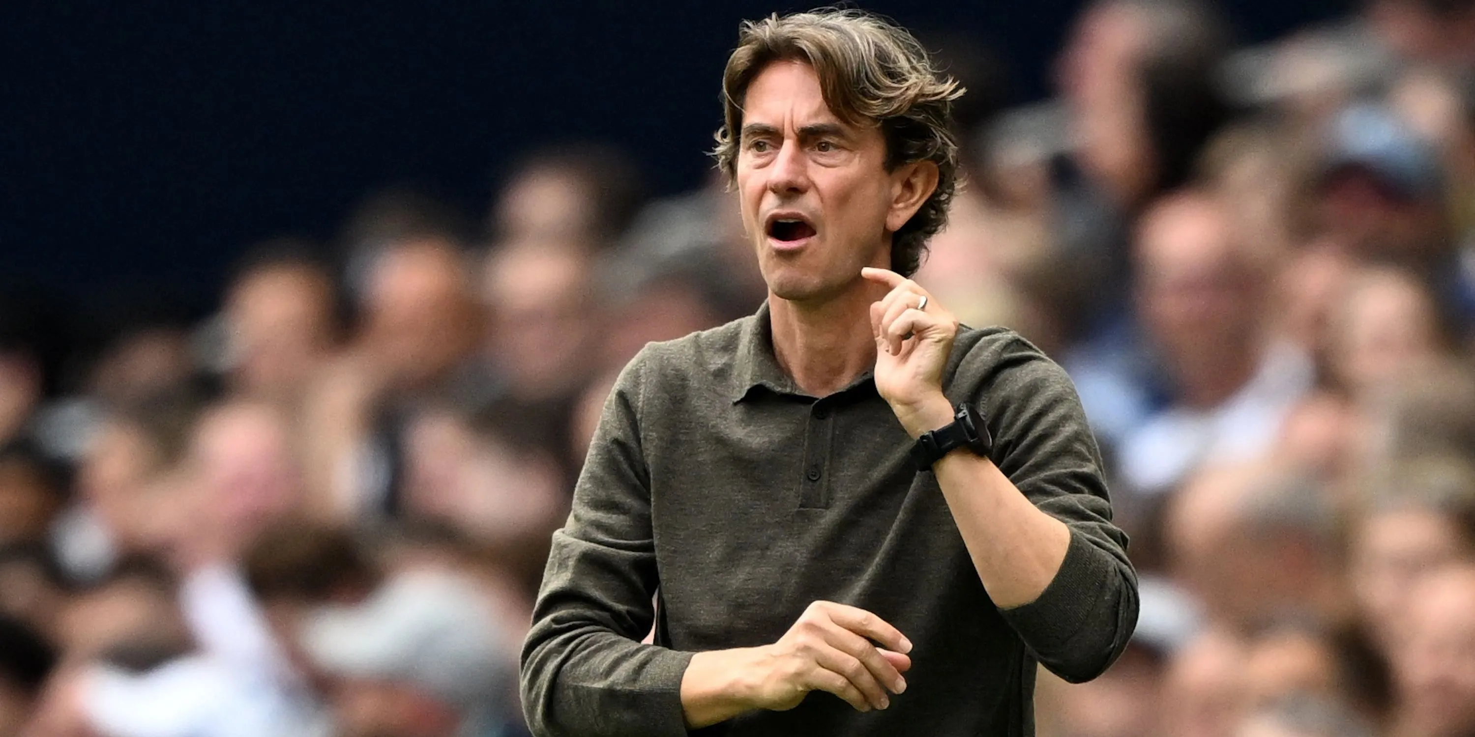 Huấn luyện viên Thomas Frank của Tottenham Hotspur trên băng ghế chỉ đạo