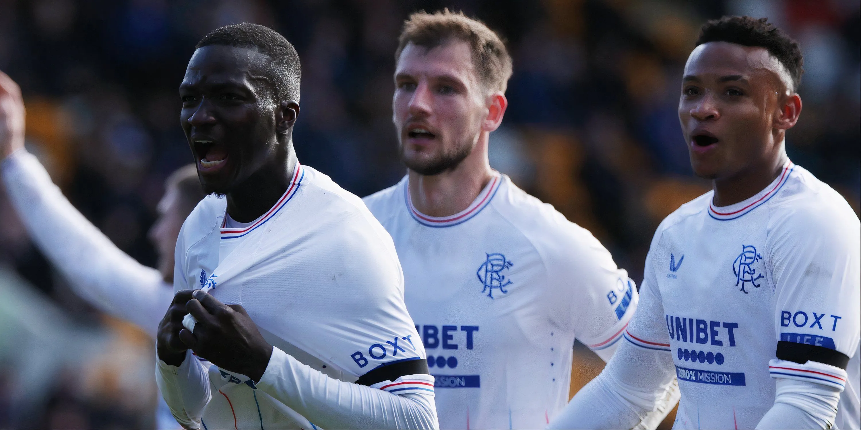 Mohamed Diomande và đồng đội Barisic của Rangers trong một trận đấu, thể hiện phong độ hiện tại