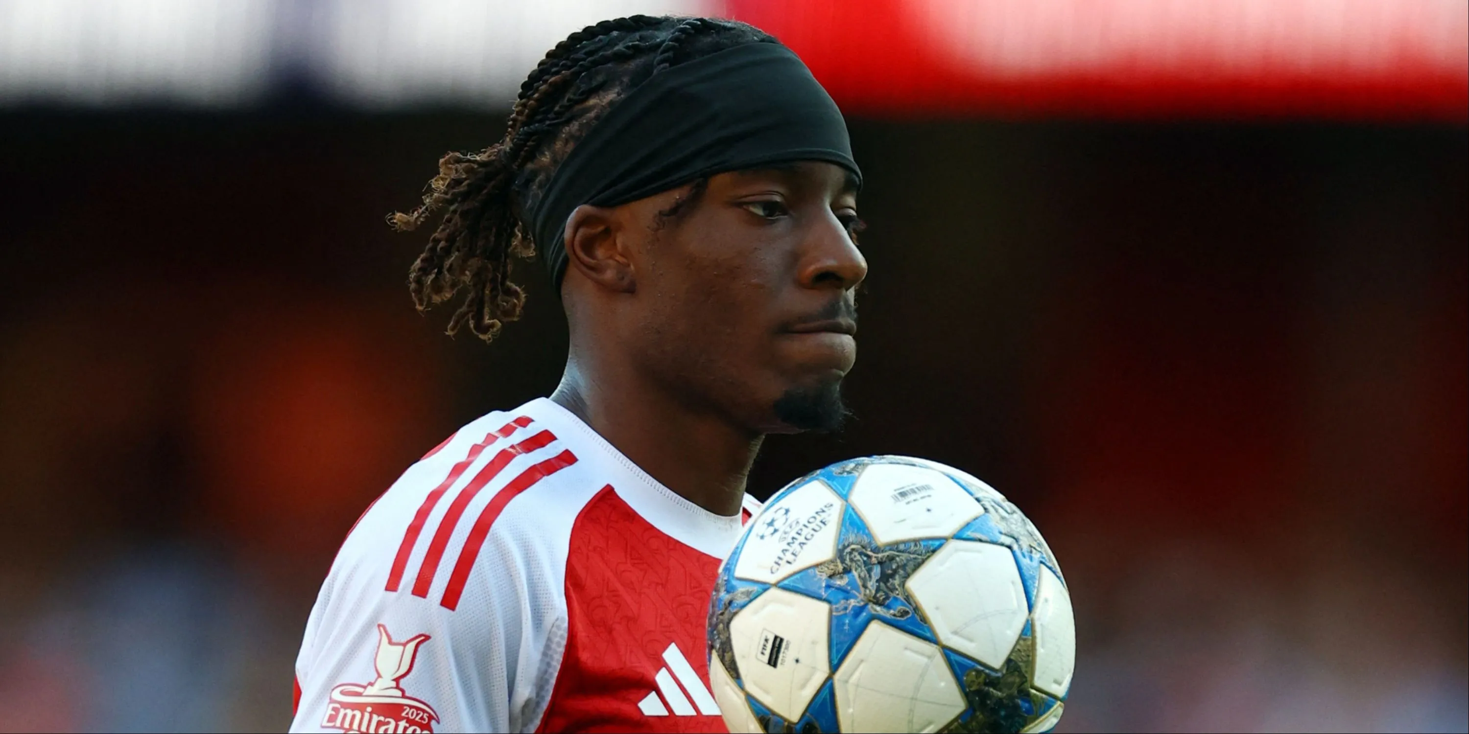 Noni Madueke ăn mừng bàn thắng trong màu áo Arsenal