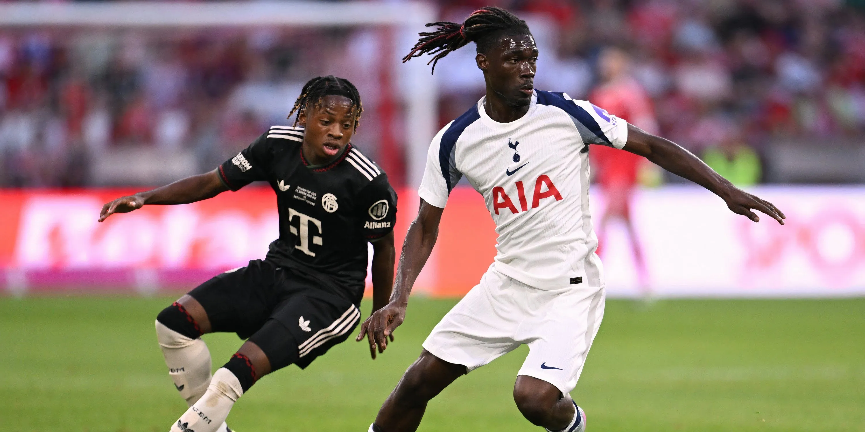 Tiền vệ Yves Bissouma của Tottenham đối mặt với tương lai không chắc chắn