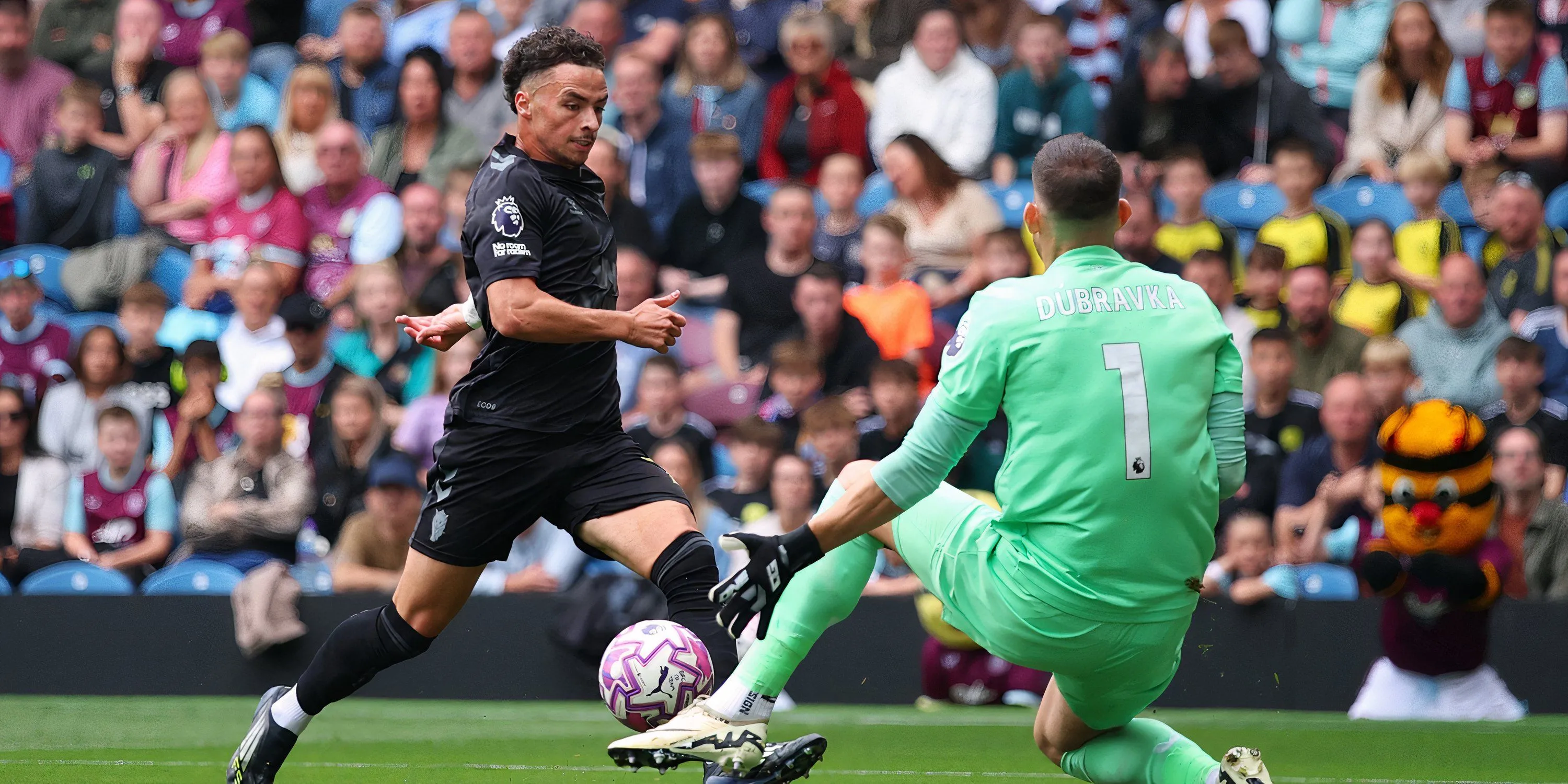 Chemsdine Talbi tấn công tốc độ cho Sunderland