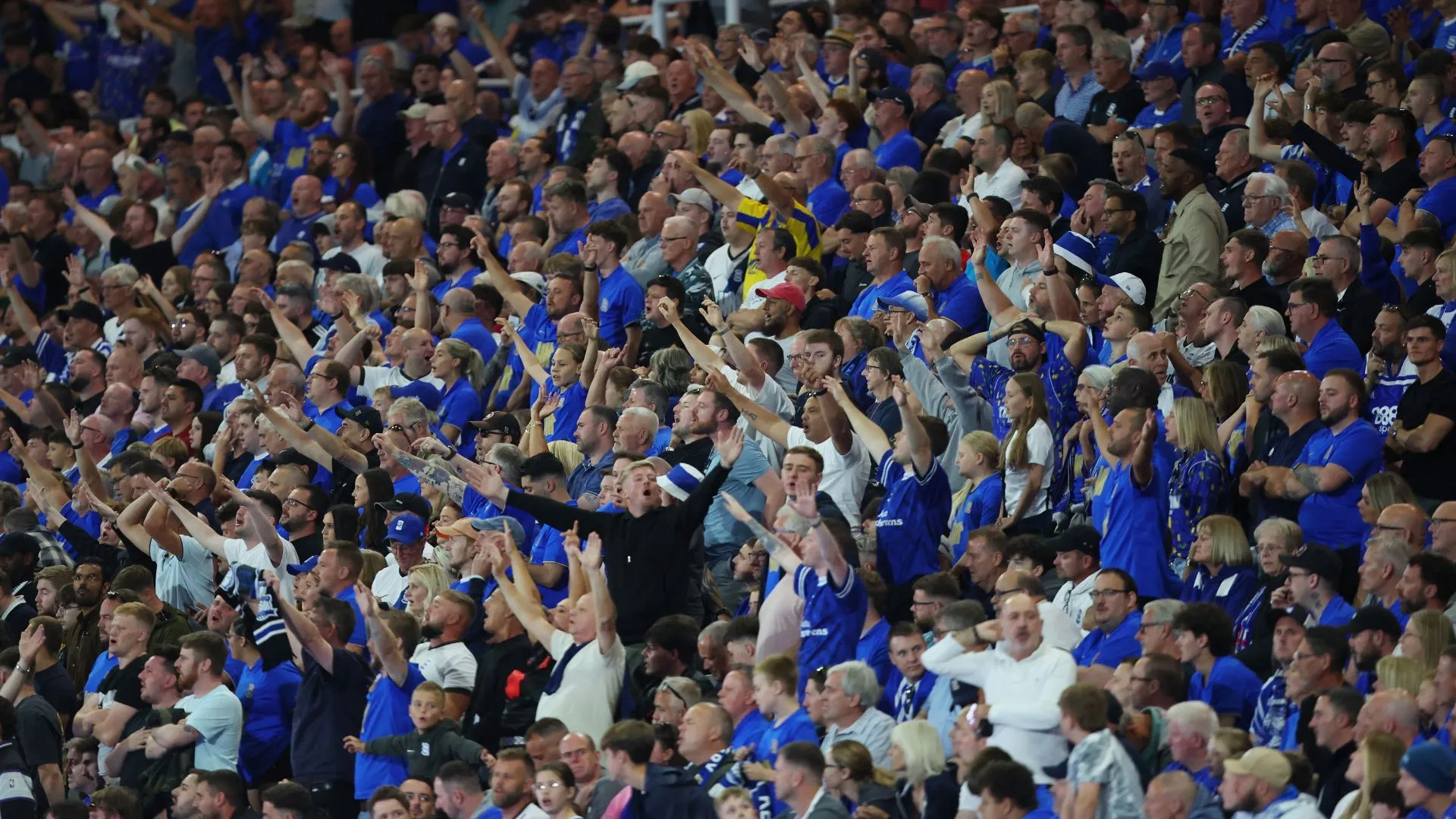 Cổ động viên Birmingham City hướng tới tương lai với sân 62,000 chỗ và sự gắn kết với thành phố